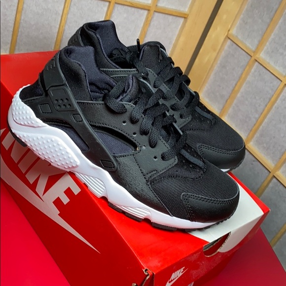 nike huarache 4y